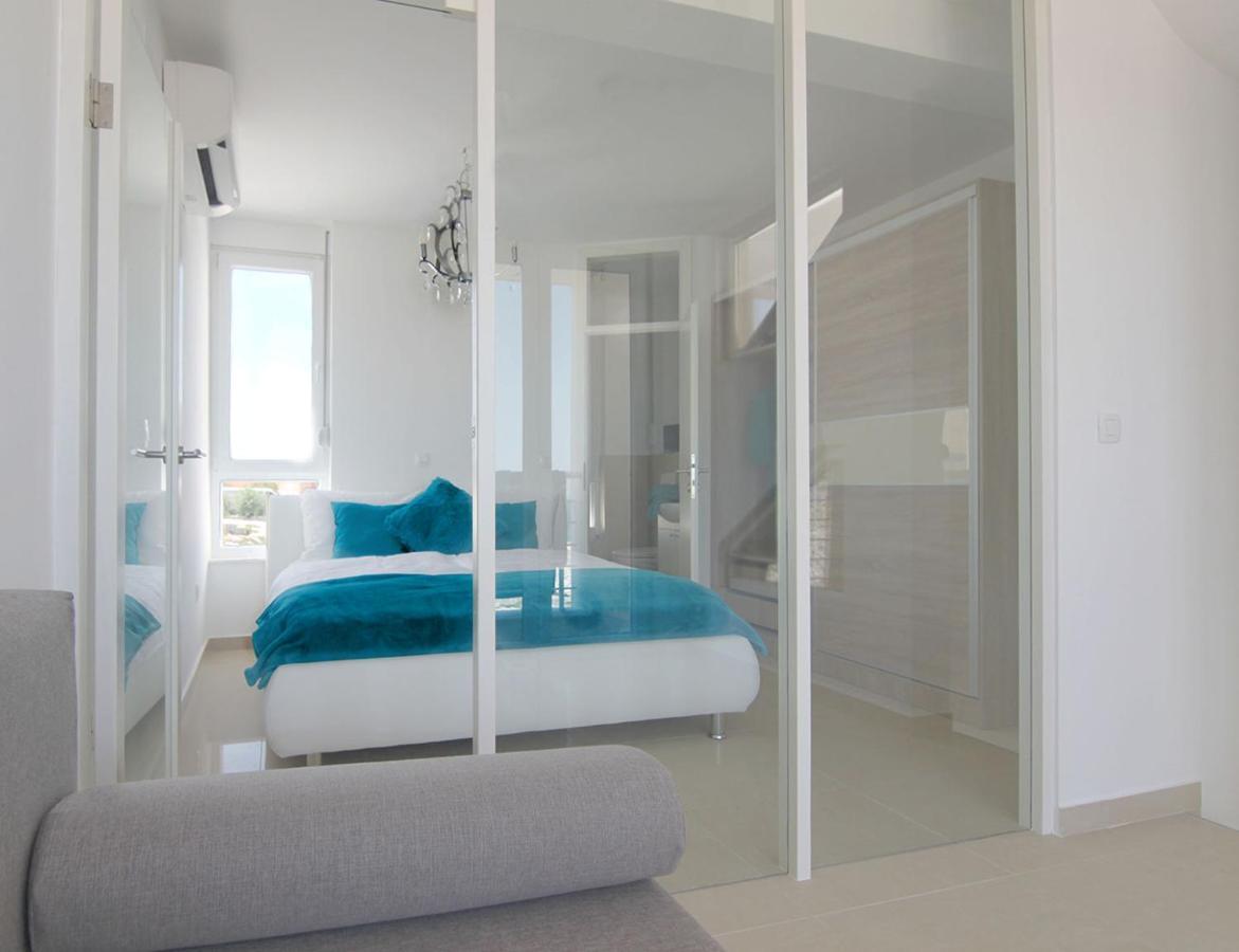 Atrium Blue Apartment *