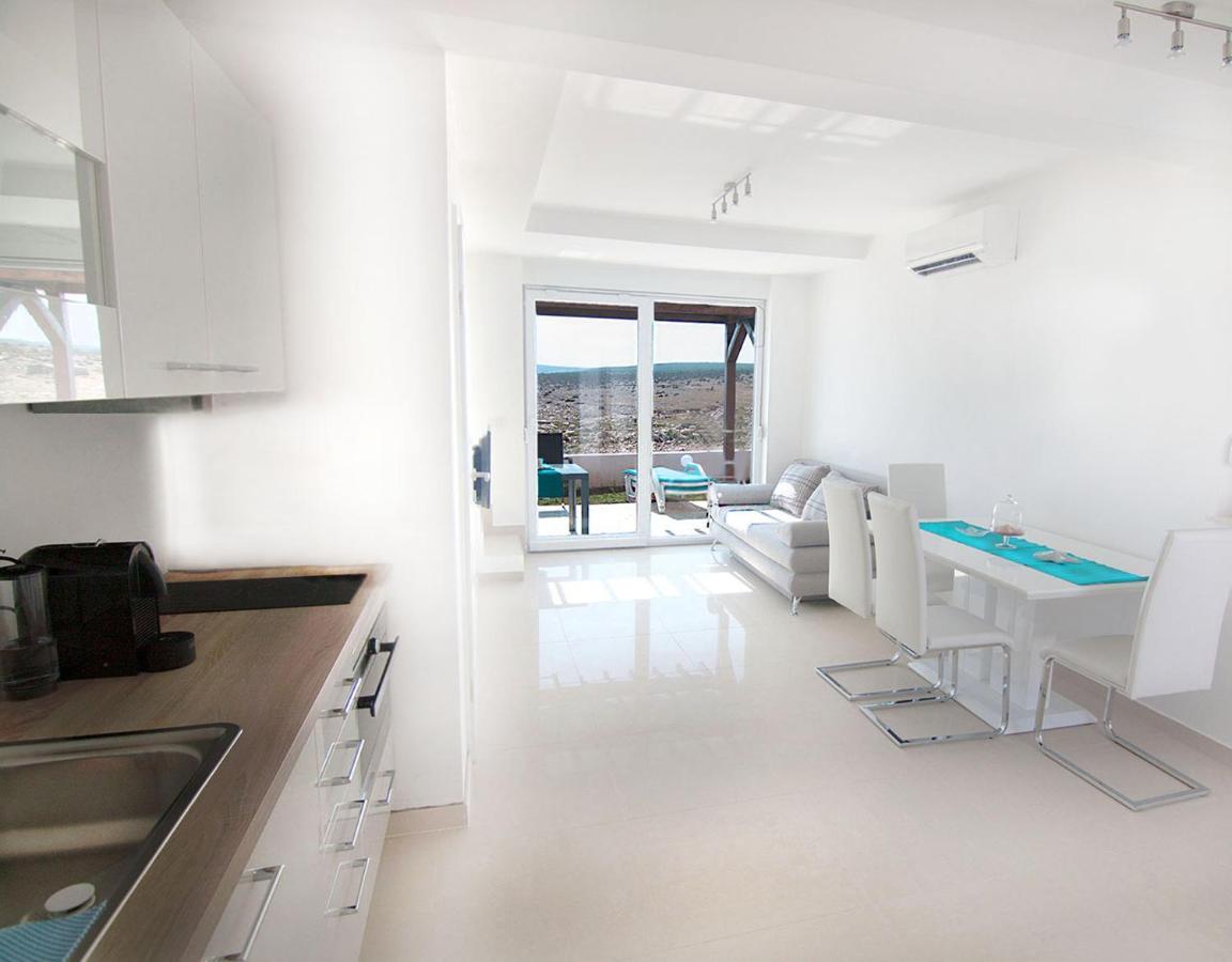 Atrium Blue Apartment